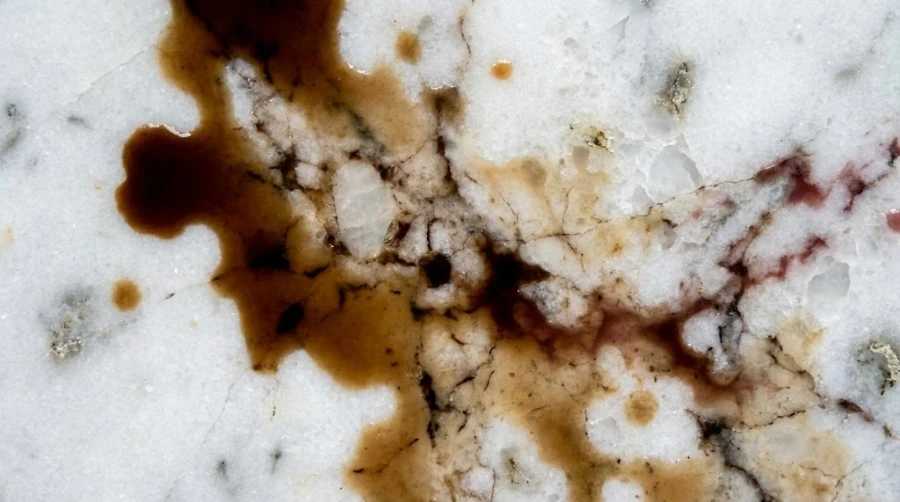 poristost-mramora-pogloshchenie-vlagi