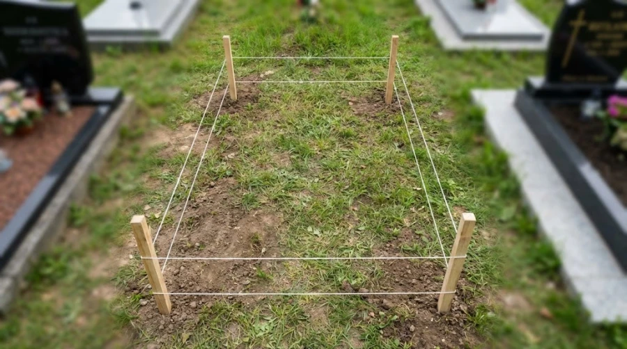 razmetka-uchastka-kolyishkami-i-bechevkoi